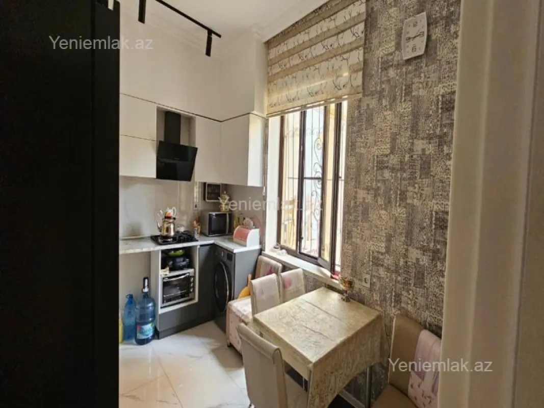 Satılır 5 otaqlı həyət evi 140 m²