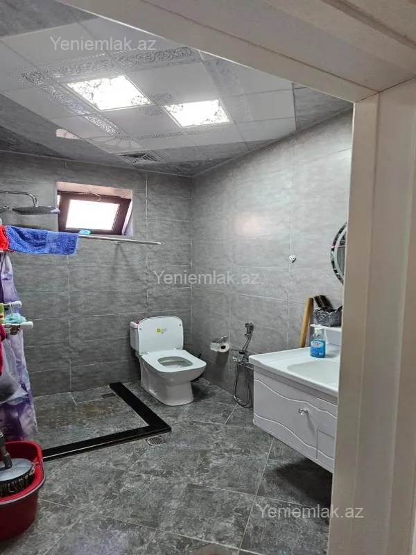 Satılır 5 otaqlı həyət evi 140 m²