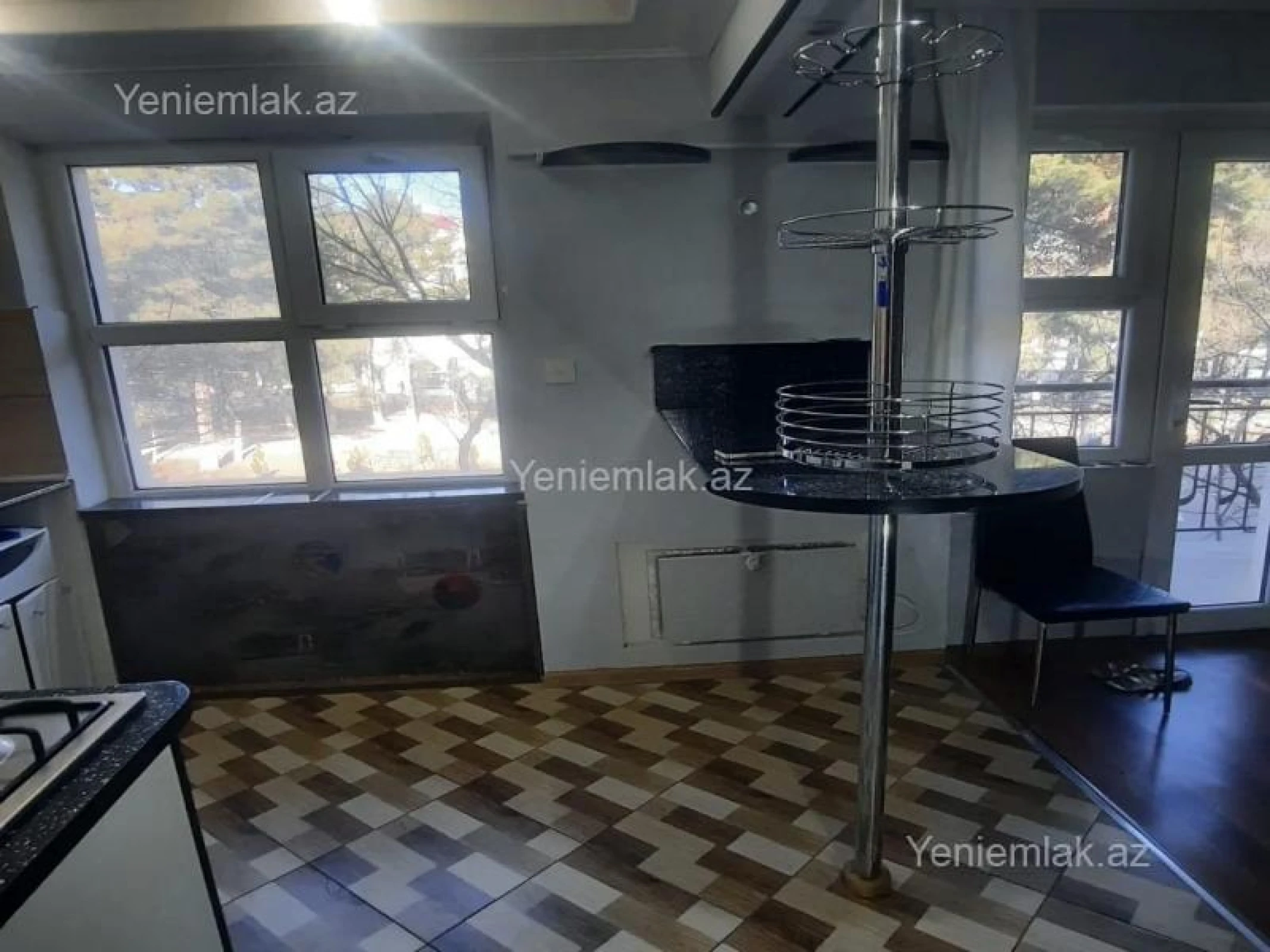 Satılır 1 otaqlı köhnə tikili 33 m²