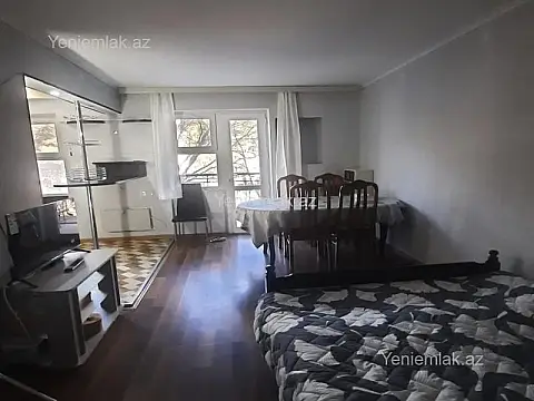 Satılır 1 otaqlı köhnə tikili 33 m²