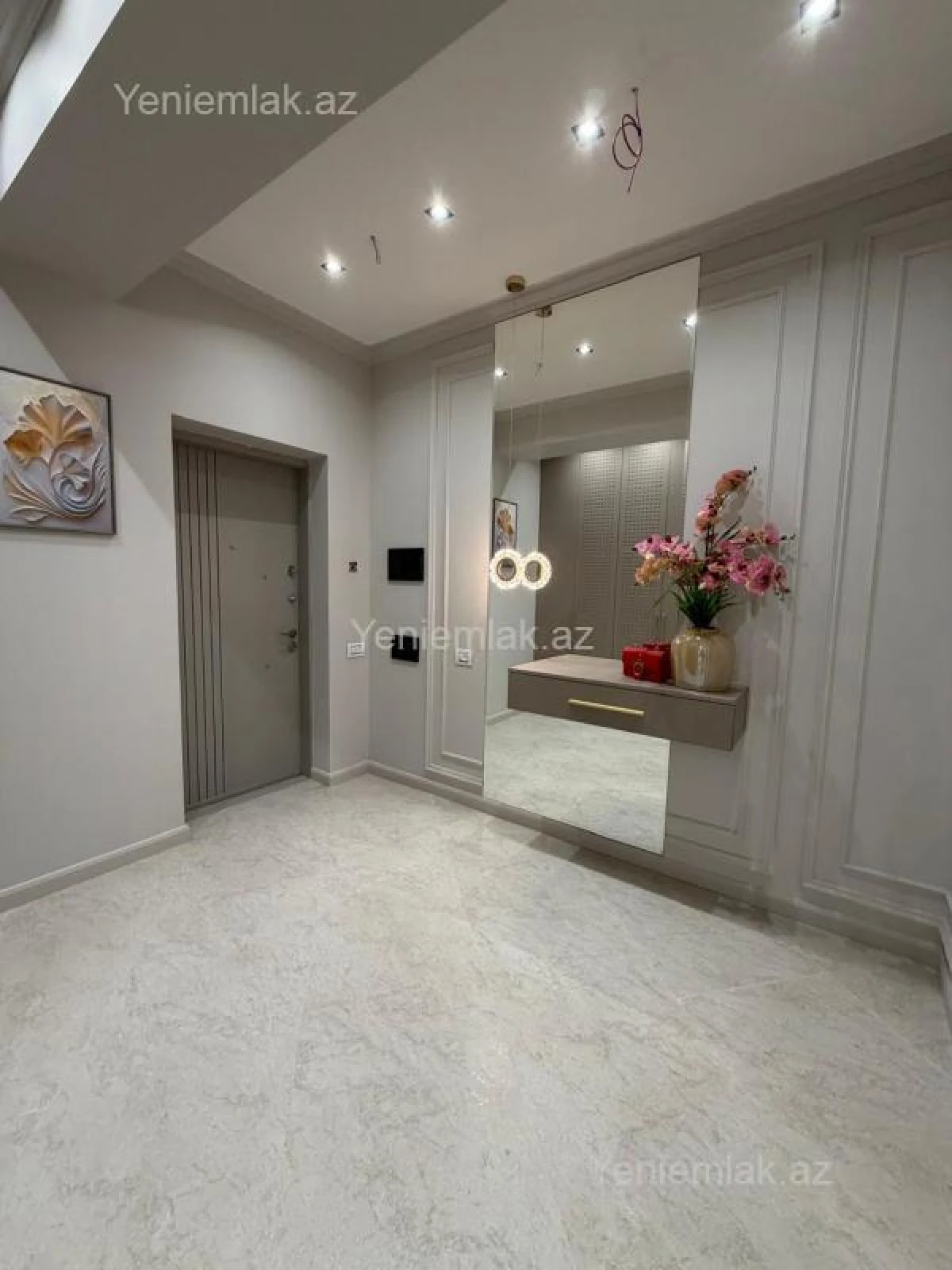 Satılır 2 otaqlı yeni tikili 68 m²