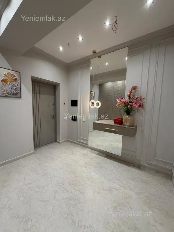 Satılır 2 otaqlı yeni tikili 68 m²