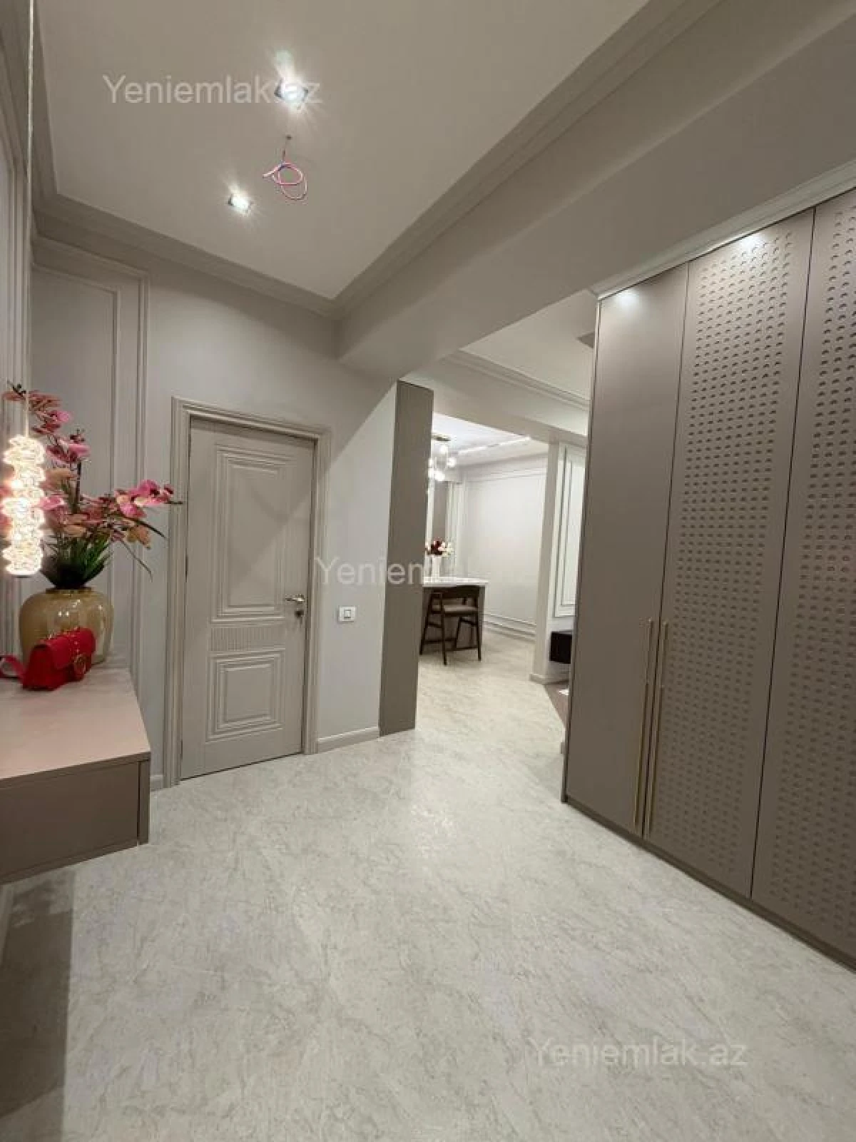 Satılır 2 otaqlı yeni tikili 68 m²