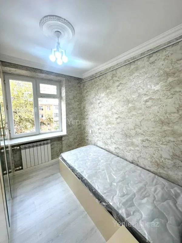 Satılır 2 otaqlı köhnə tikili 65 m²
