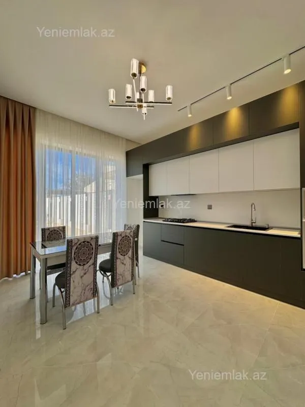 Satılır 4 otaqlı həyət evi 170 m²