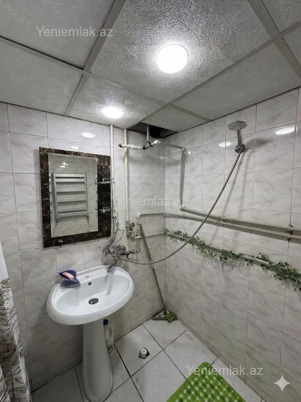 Satılır 3 otaqlı köhnə tikili 70 m²