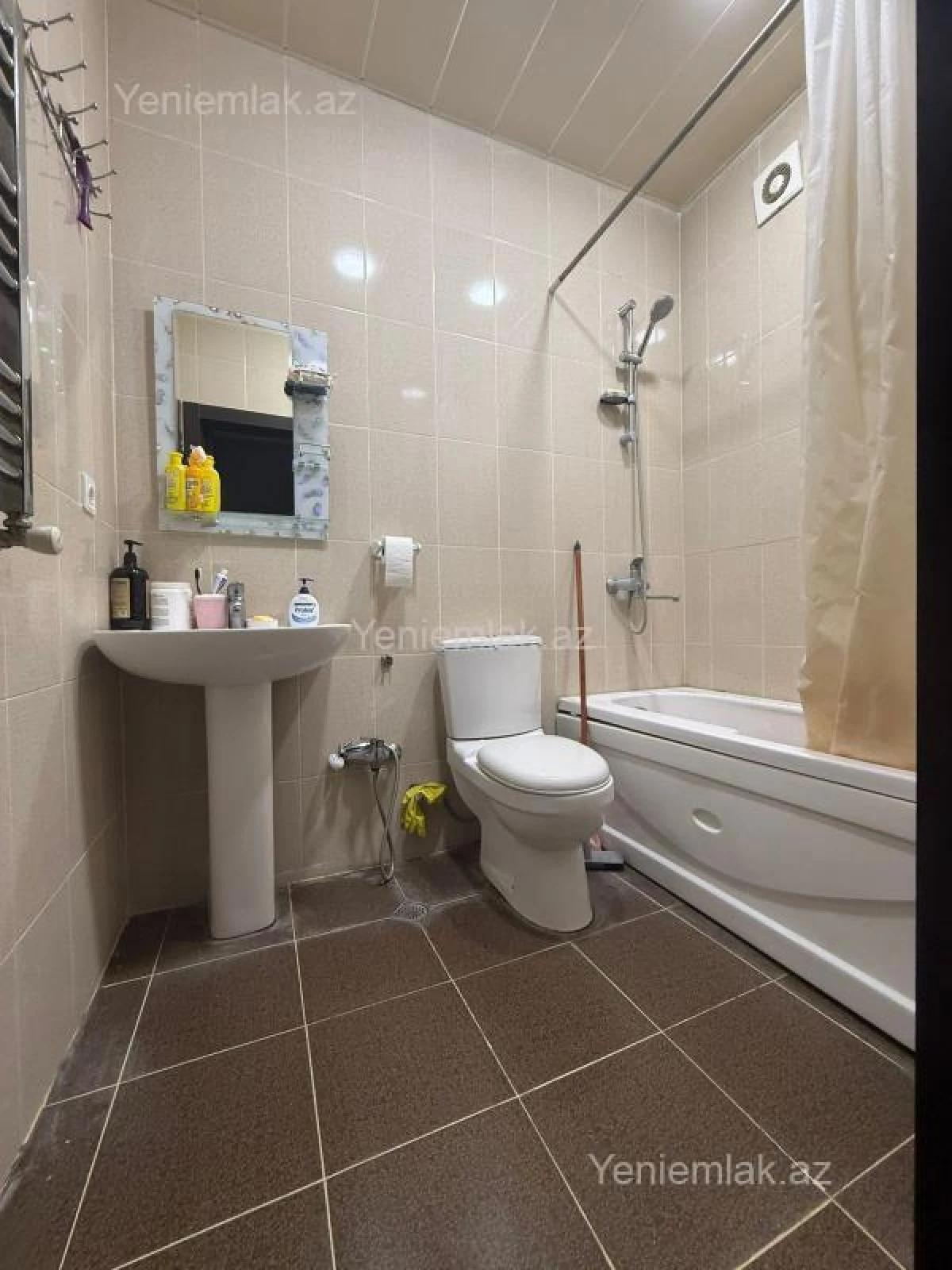 Satılır 3 otaqlı yeni tikili 75 m²