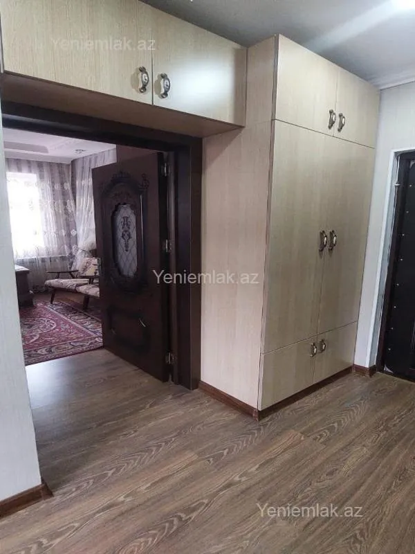 Satılır 1 otaqlı köhnə tikili 45 m²