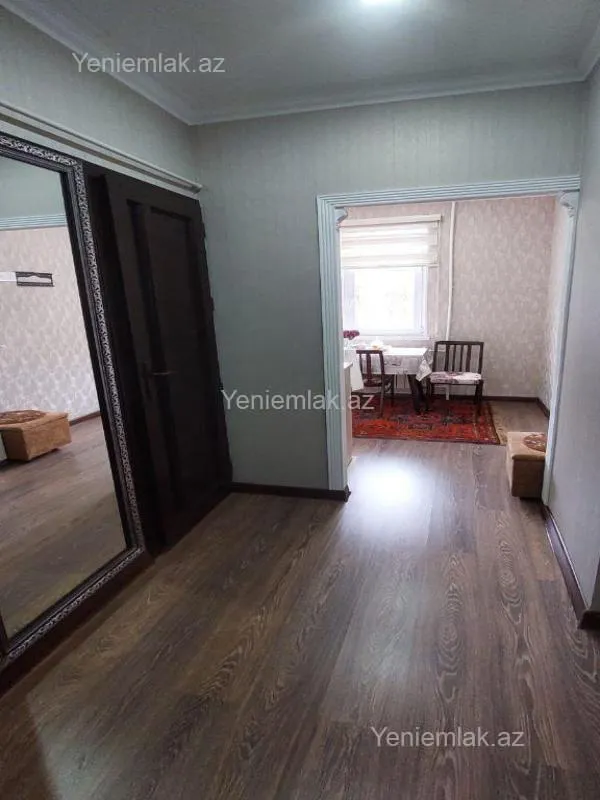 Satılır 1 otaqlı köhnə tikili 45 m²