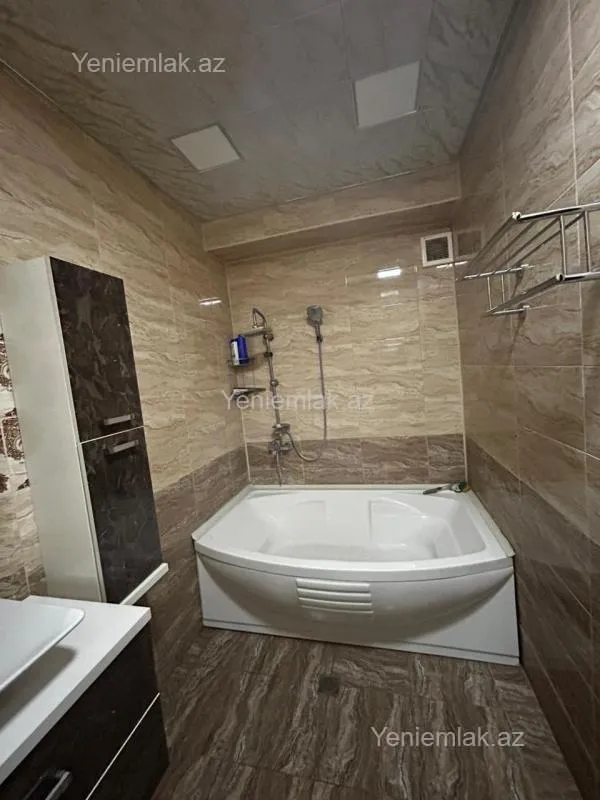 Satılır 3 otaqlı yeni tikili 126 m²