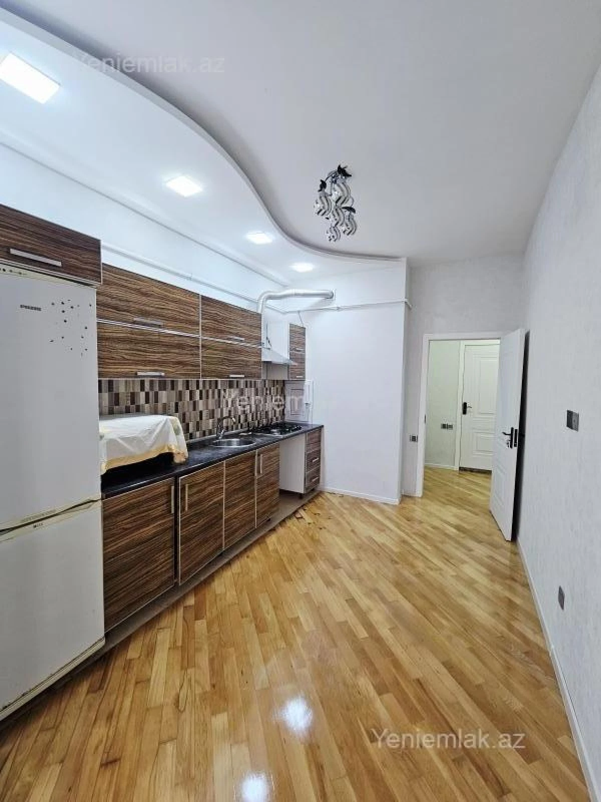 Satılır 2 otaqlı yeni tikili 60 m²