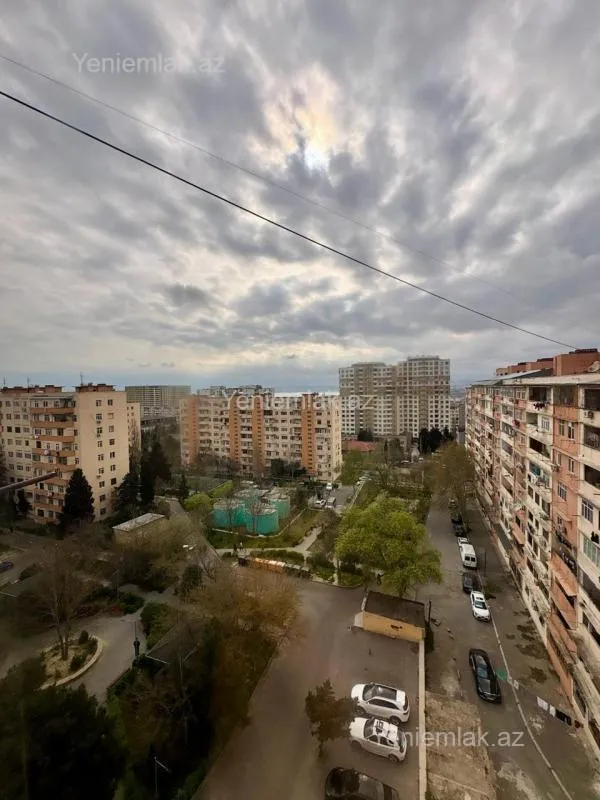 Satılır 5 otaqlı köhnə tikili 125 m²