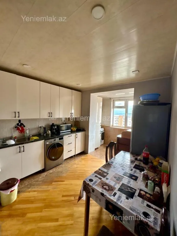 Satılır 5 otaqlı köhnə tikili 125 m²