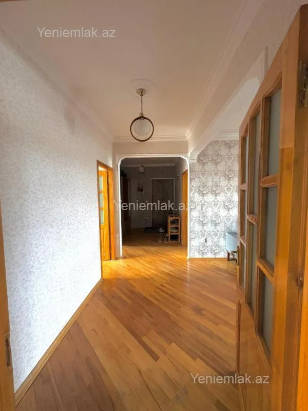 Satılır 5 otaqlı köhnə tikili 125 m²