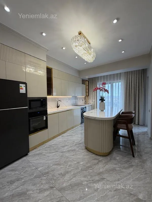 Satılır 3 otaqlı yeni tikili 127 m²