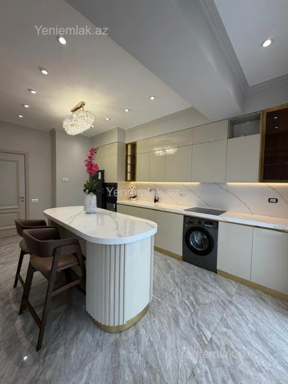 Satılır 3 otaqlı yeni tikili 127 m²