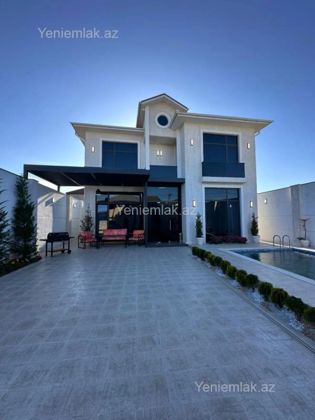 Satılır 5 otaqlı həyət evi 240 m²