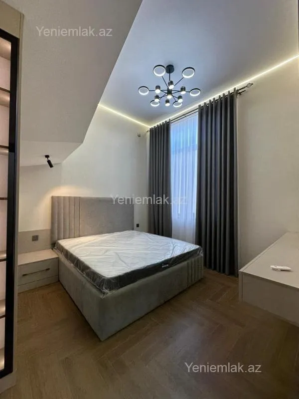 Satılır 5 otaqlı həyət evi 240 m²