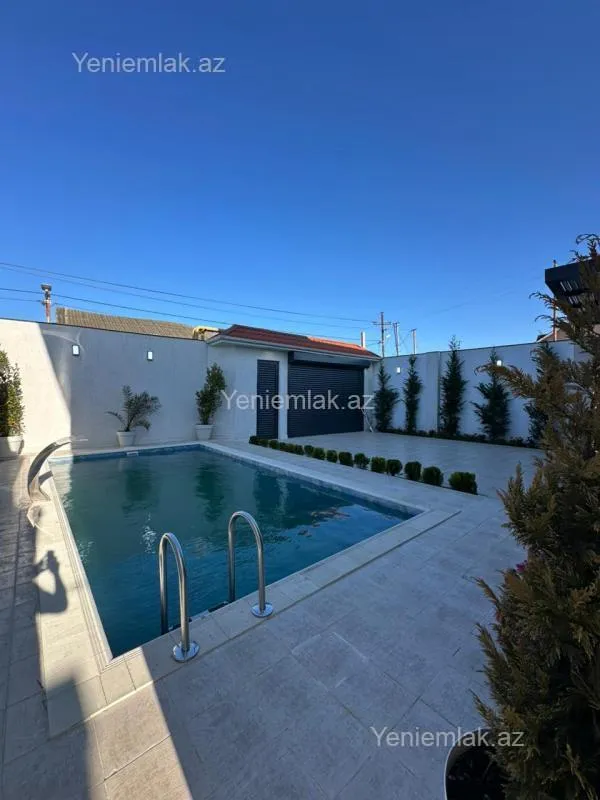 Satılır 5 otaqlı həyət evi 240 m²
