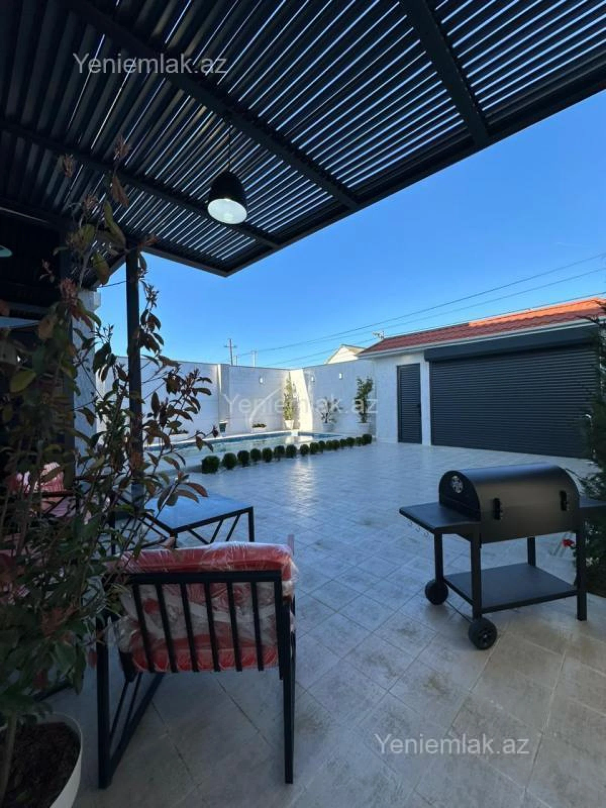 Satılır 5 otaqlı həyət evi 240 m²