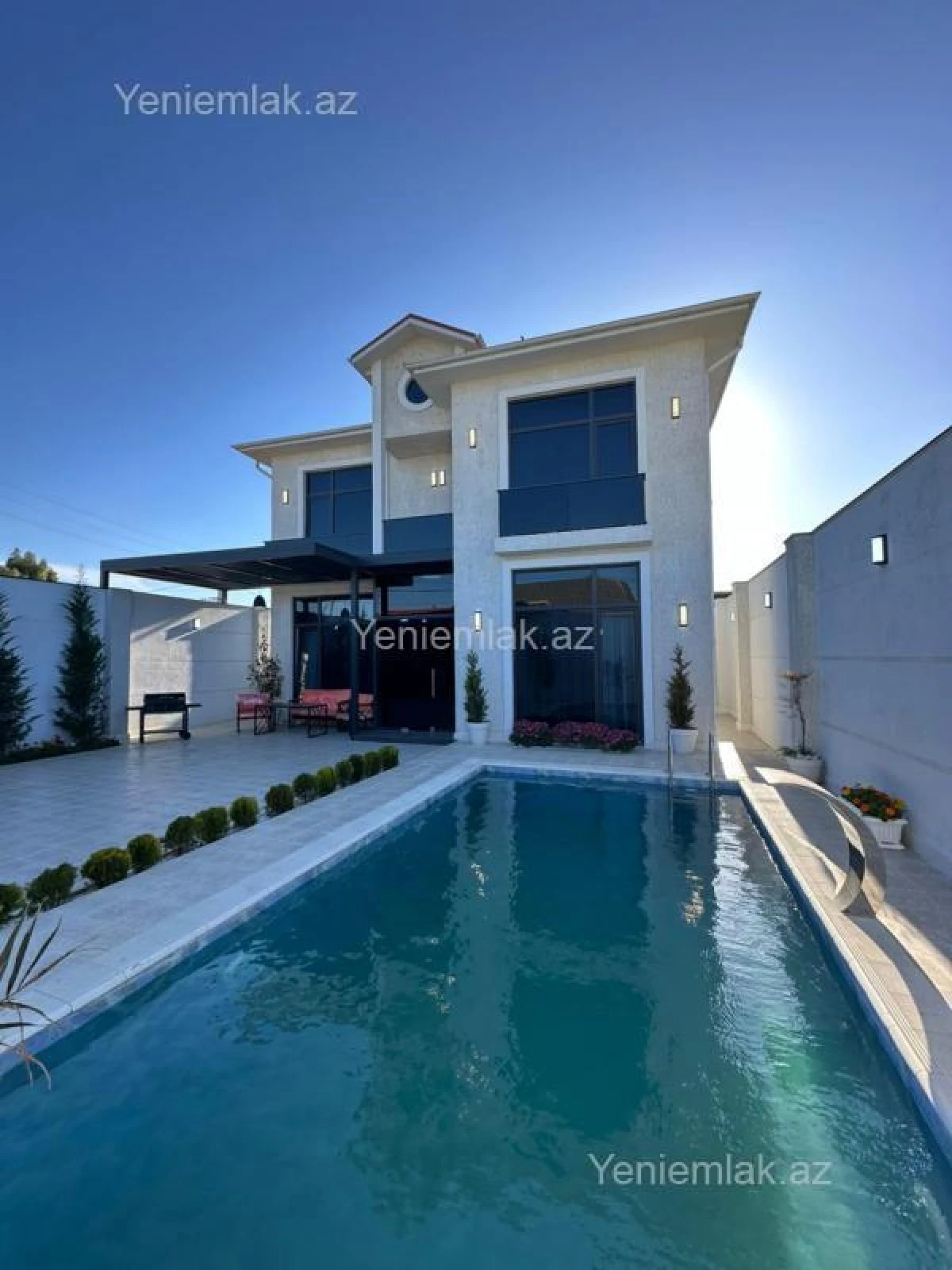 Satılır 5 otaqlı həyət evi 240 m²