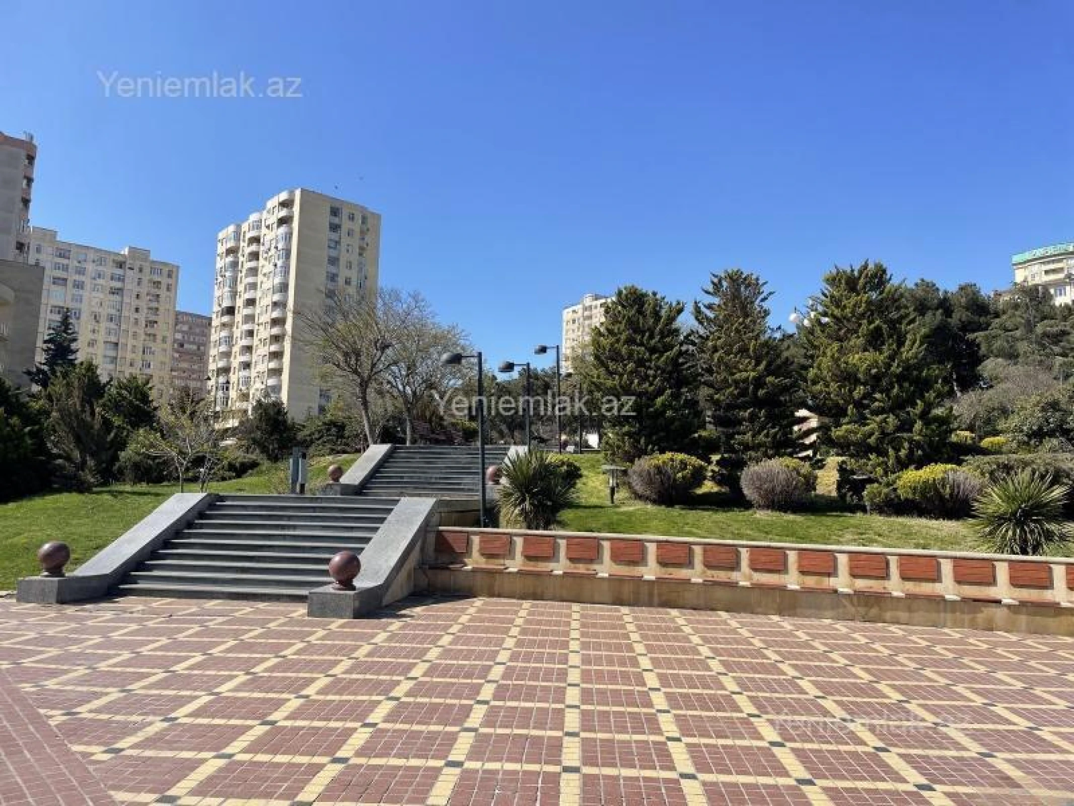 Satılır 3 otaqlı yeni tikili 130 m²