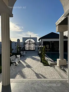 Satılır 5 otaqlı həyət evi 240 m²