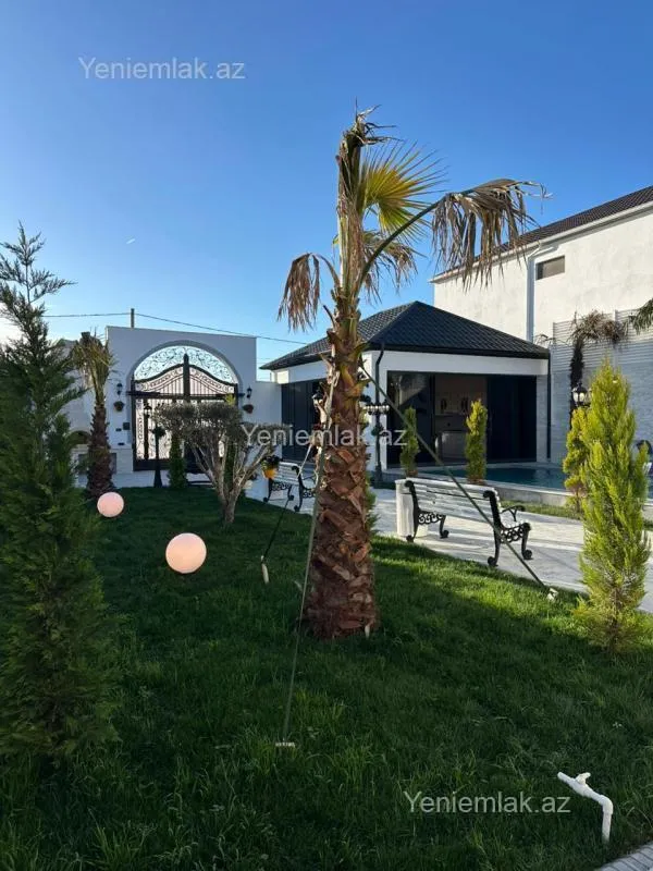 Satılır 5 otaqlı həyət evi 240 m²
