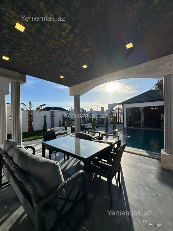 Satılır 5 otaqlı həyət evi 240 m²