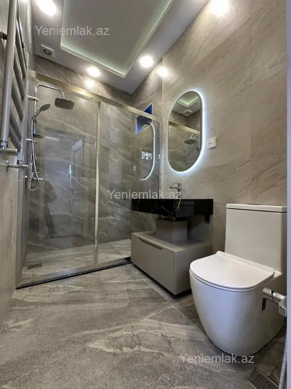 Satılır 5 otaqlı həyət evi 240 m²
