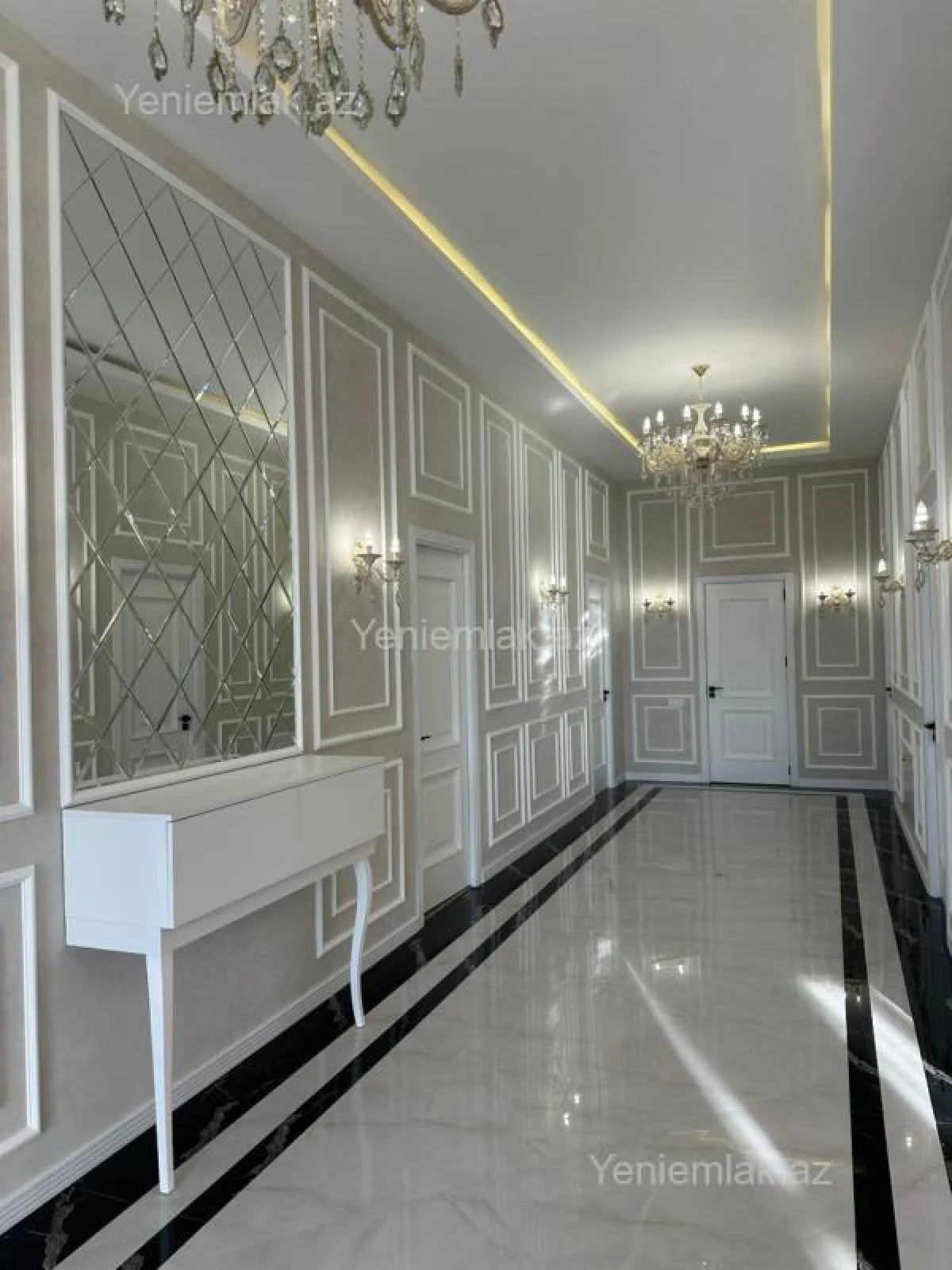 Satılır 5 otaqlı həyət evi 240 m²