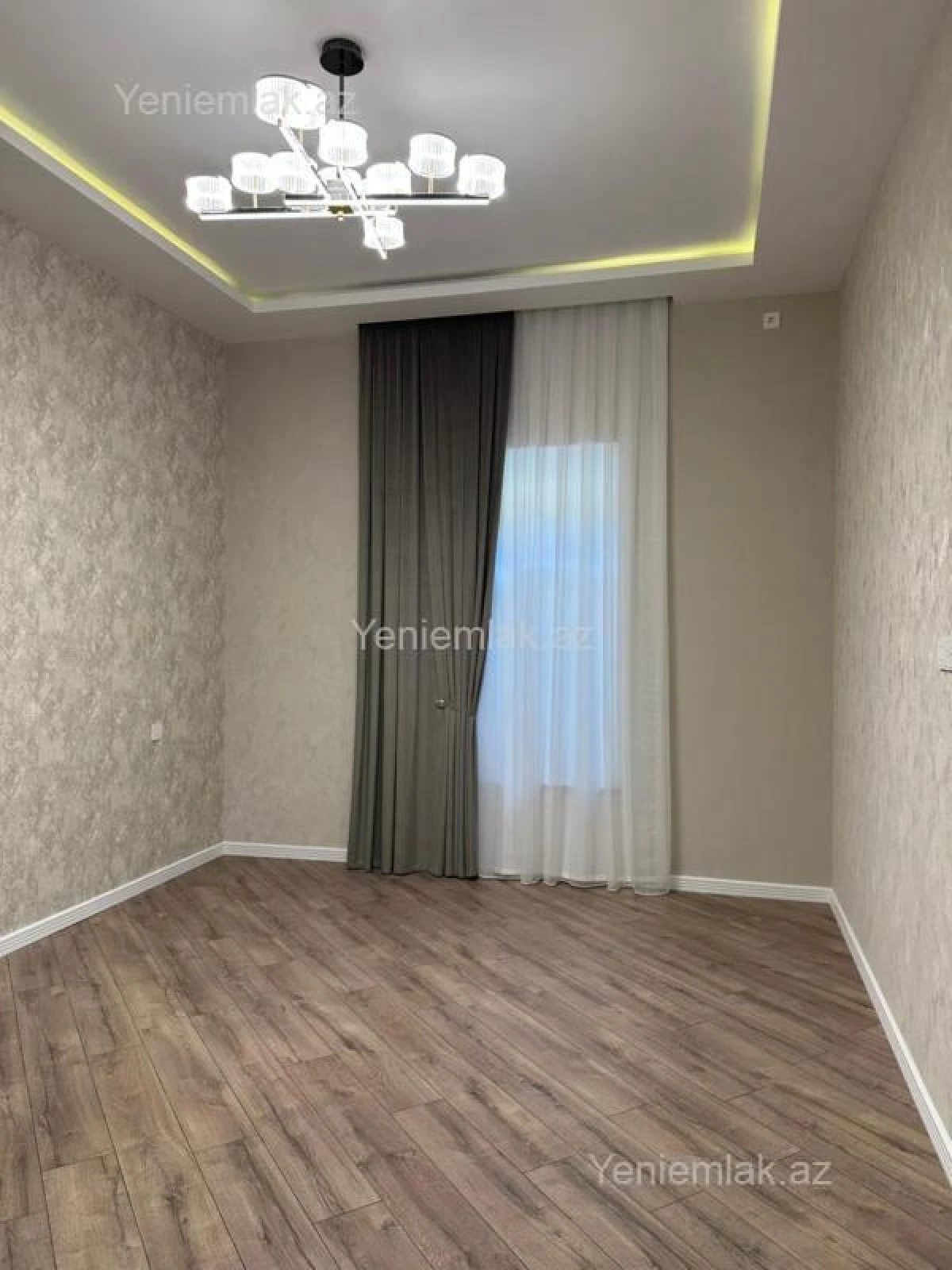 Satılır 5 otaqlı həyət evi 240 m²