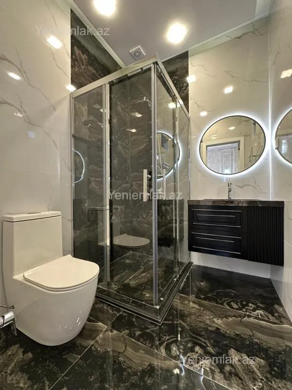 Satılır 5 otaqlı həyət evi 240 m²