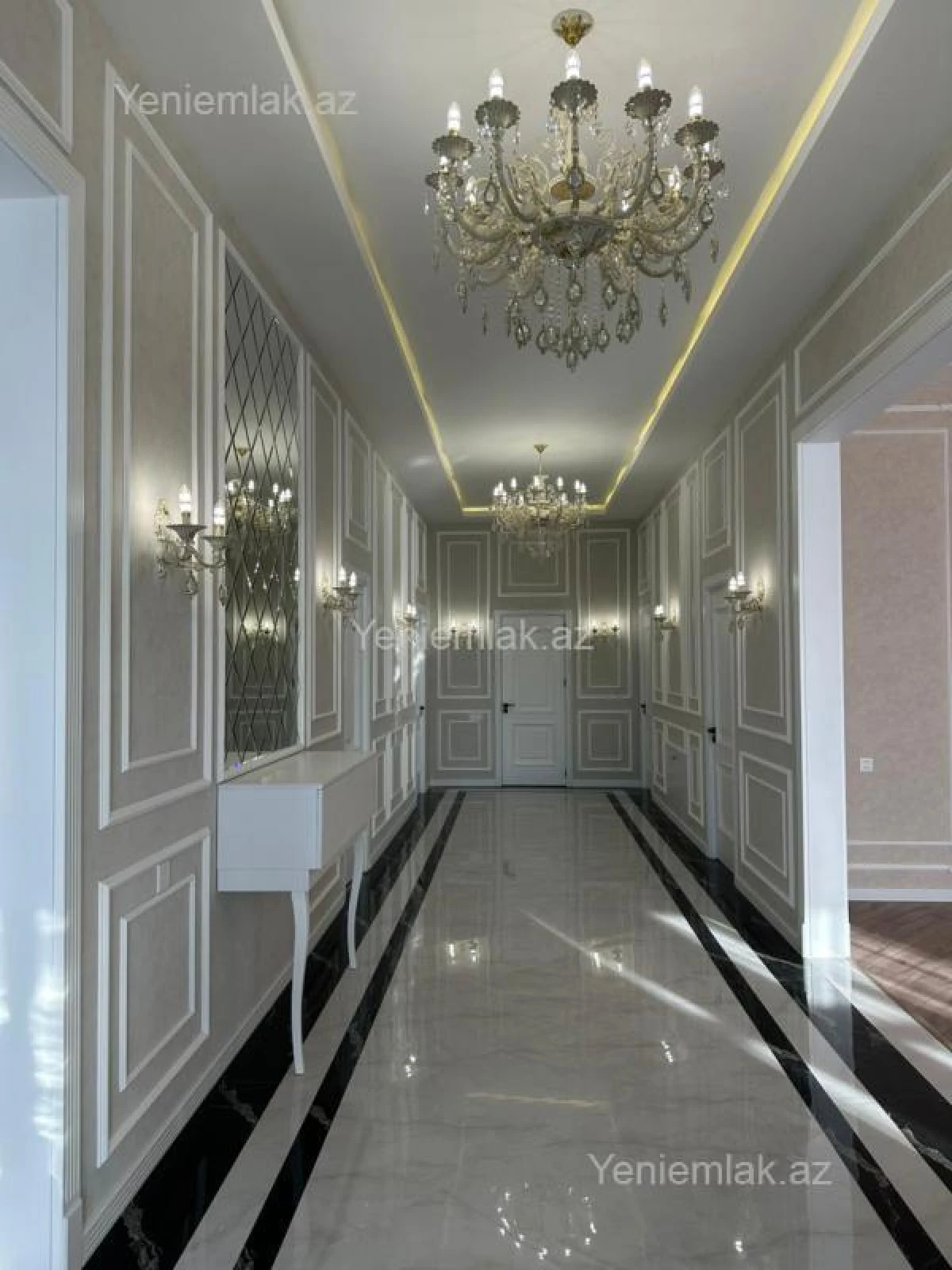 Satılır 5 otaqlı həyət evi 240 m²