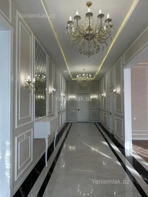 Satılır 5 otaqlı həyət evi 240 m²