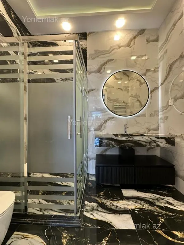 Satılır 5 otaqlı həyət evi 240 m²