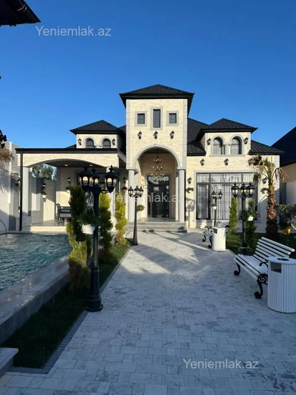 Satılır 5 otaqlı həyət evi 240 m²