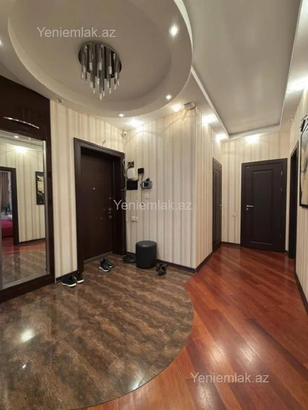 Satılır 3 otaqlı yeni tikili 126 m²