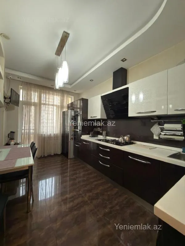 Satılır 3 otaqlı yeni tikili 126 m²