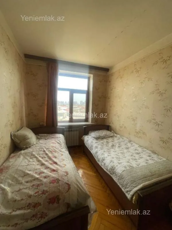 Satılır 3 otaqlı köhnə tikili 70 m²