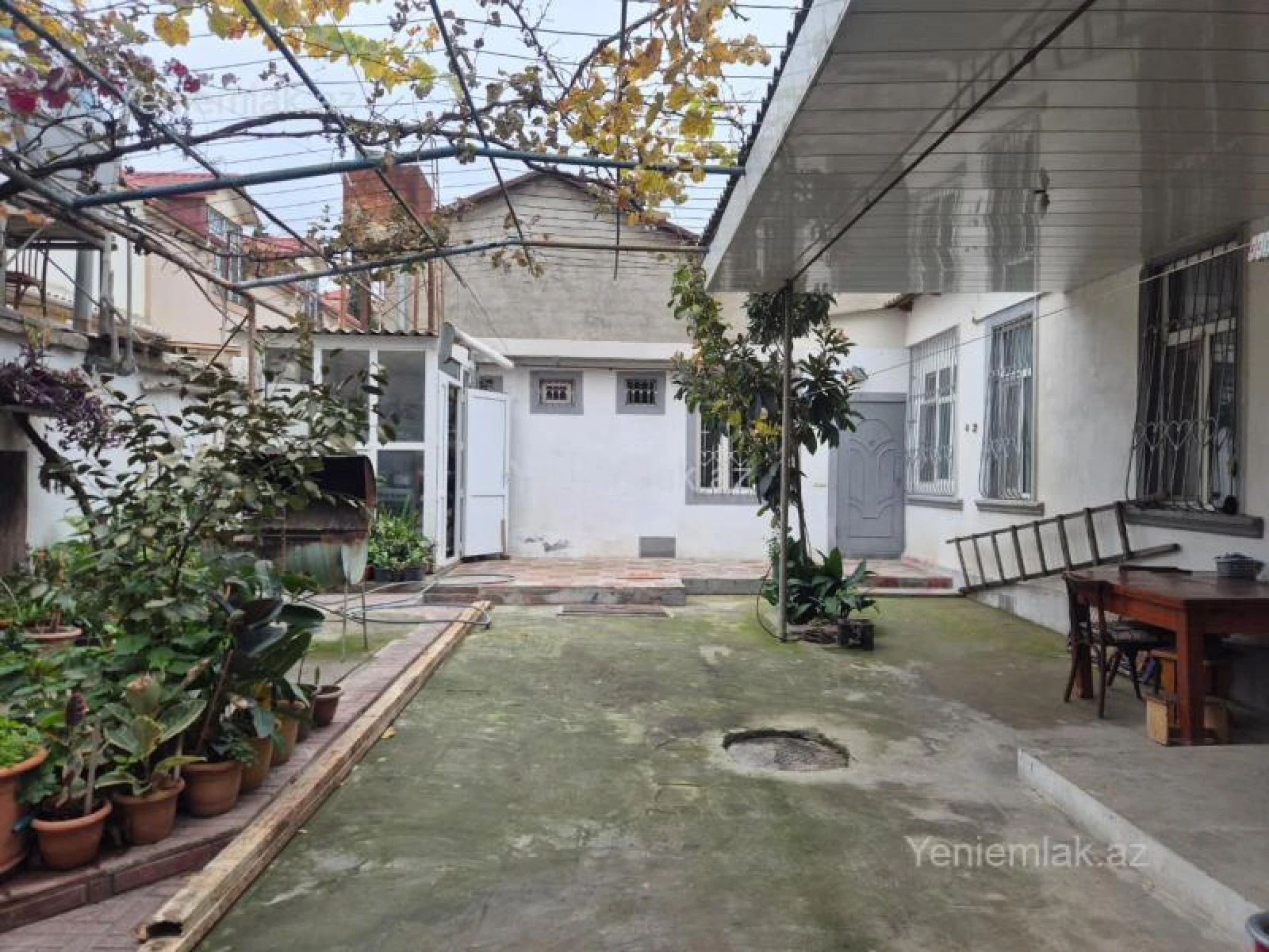 Satılır 5 otaqlı həyət evi 130 m²
