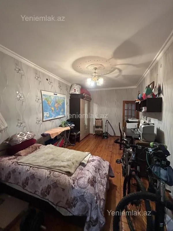 Satılır 4 otaqlı köhnə tikili 90 m²