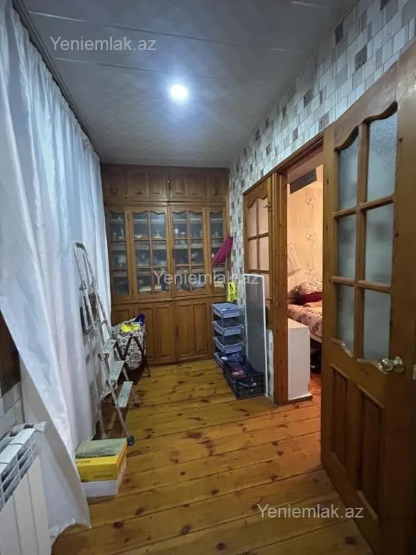 Satılır 4 otaqlı köhnə tikili 90 m²