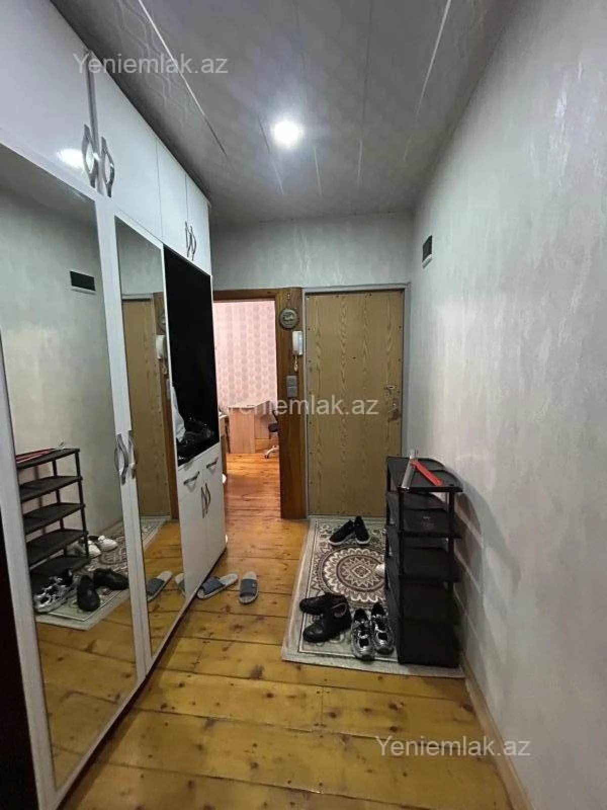 Satılır 4 otaqlı köhnə tikili 90 m²