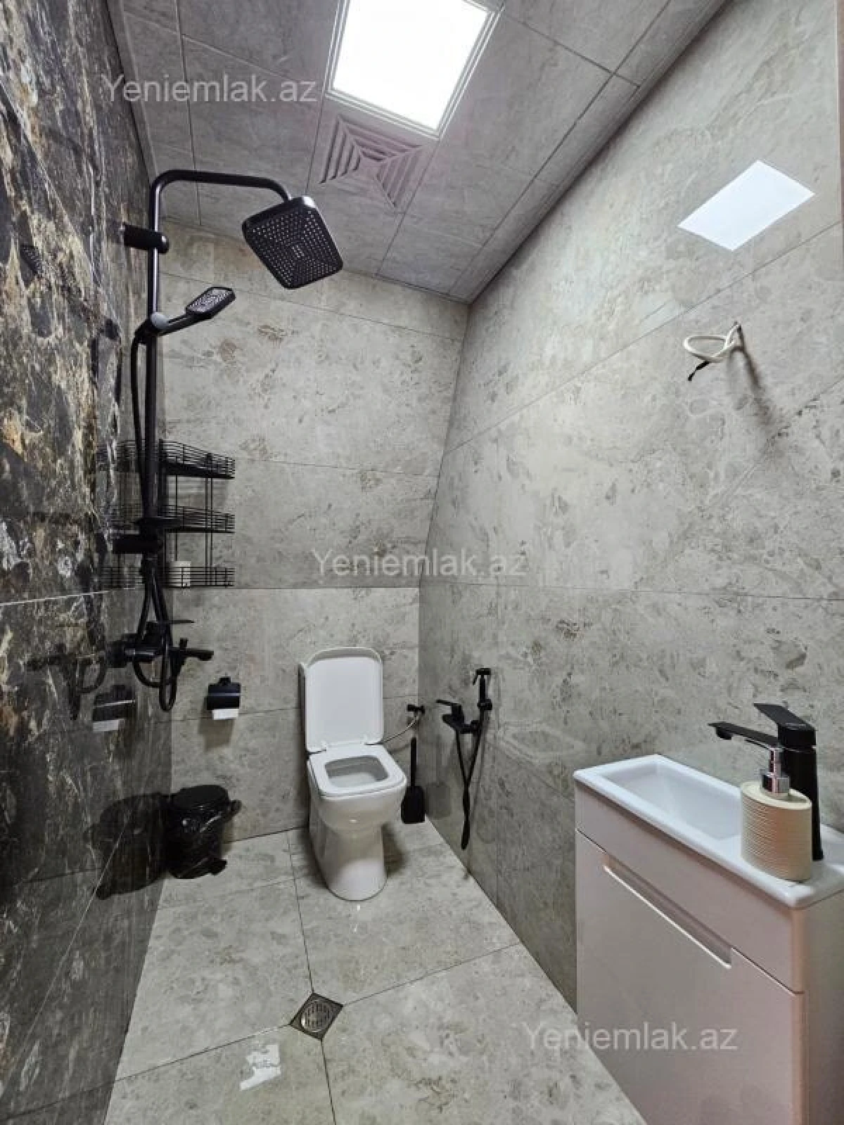 Satılır 5 otaqlı həyət evi 145 m²