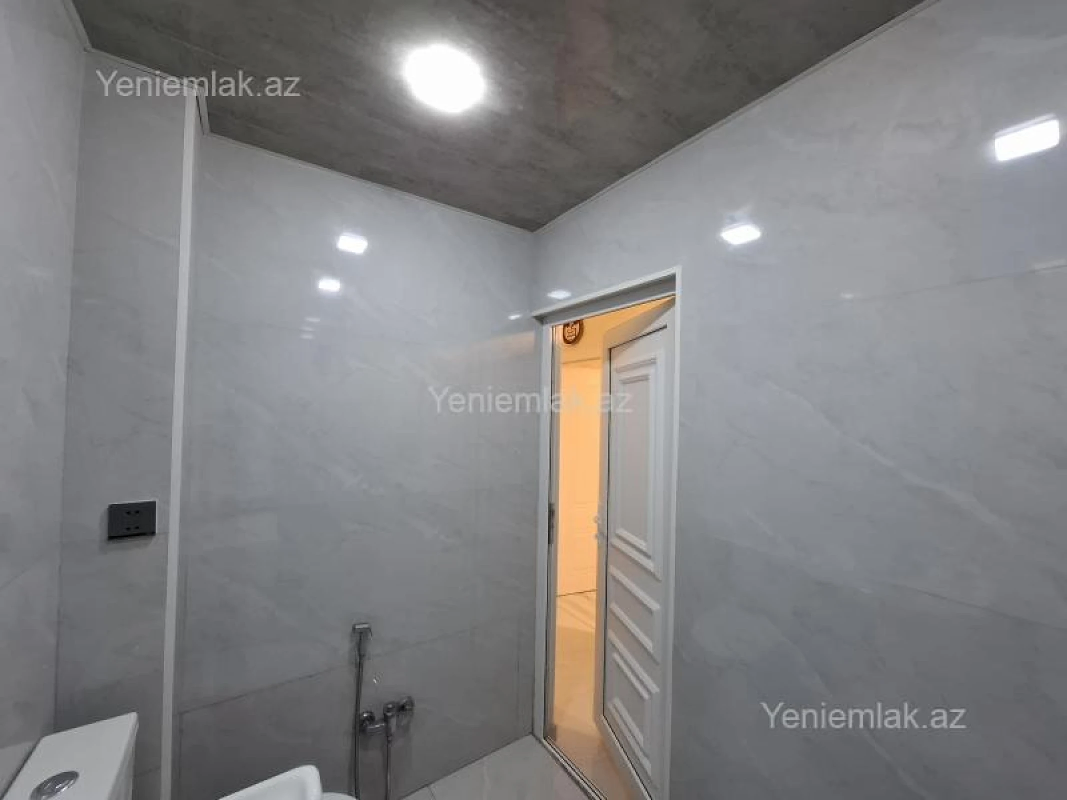 Satılır 2 otaqlı köhnə tikili 50 m²