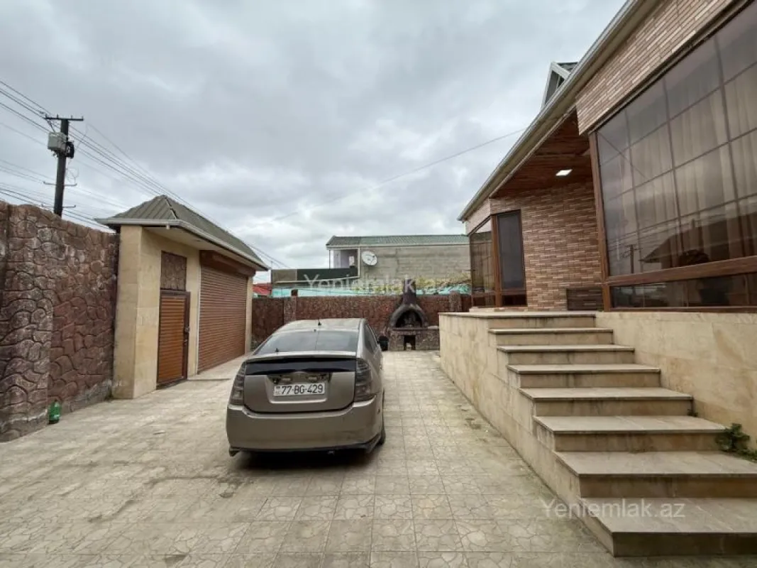 Satılır 5 otaqlı həyət evi 140 m²