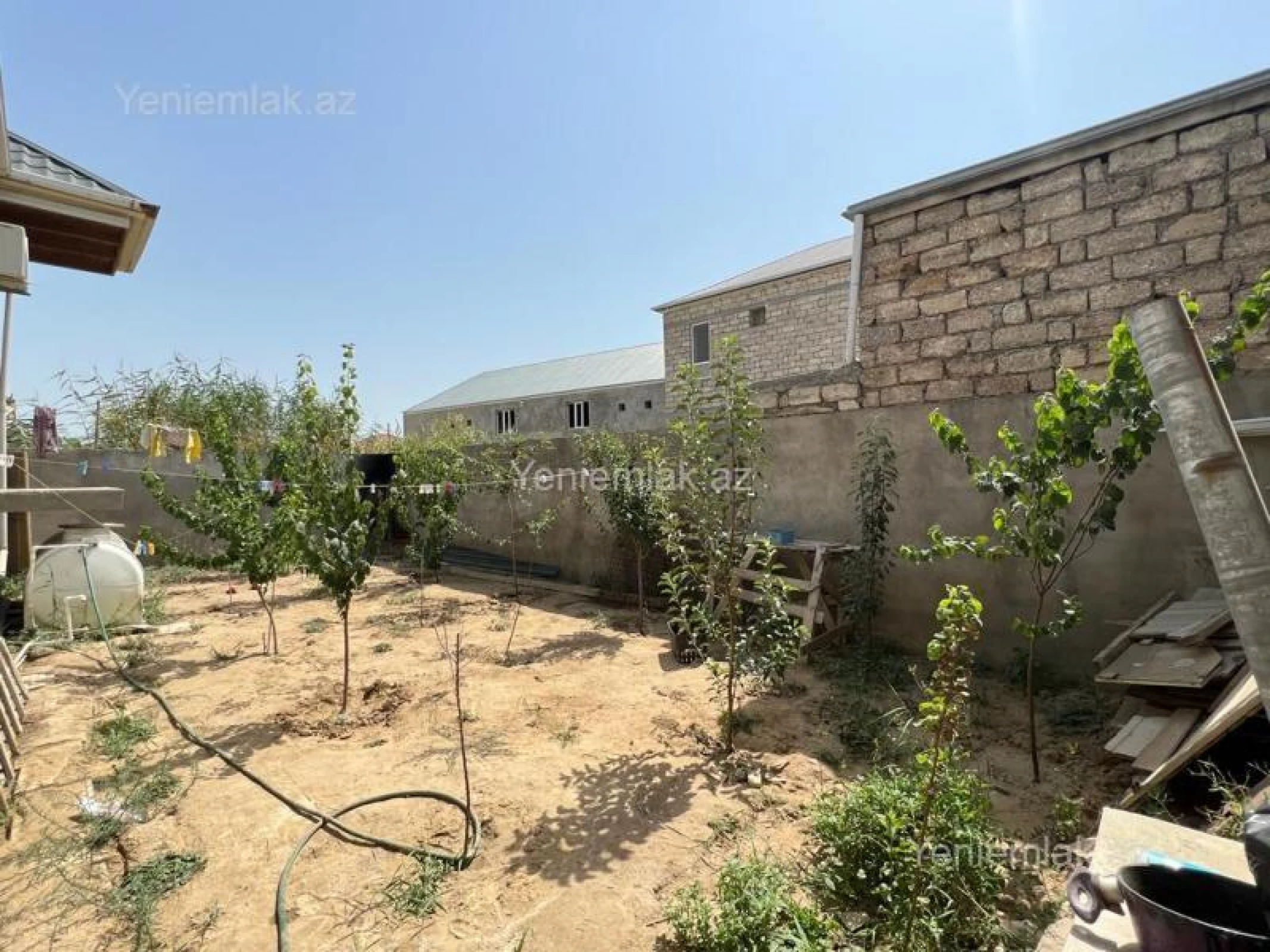 Satılır 5 otaqlı həyət evi 140 m²