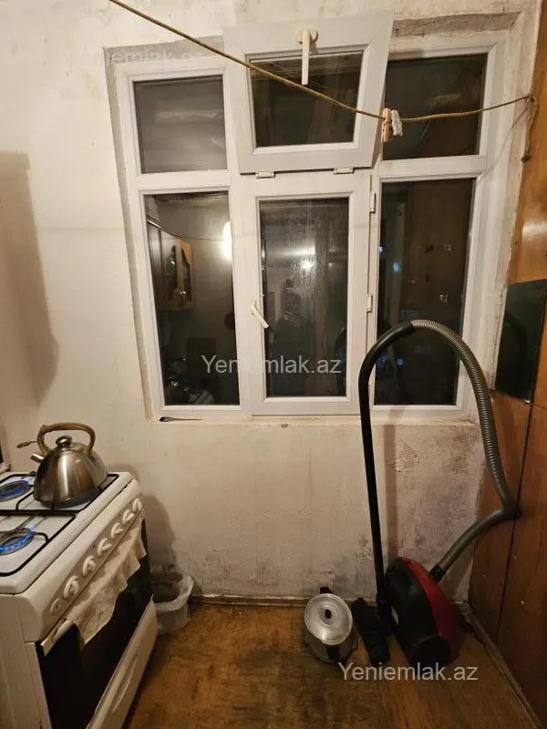 Satılır 1 otaqlı köhnə tikili 33 m²