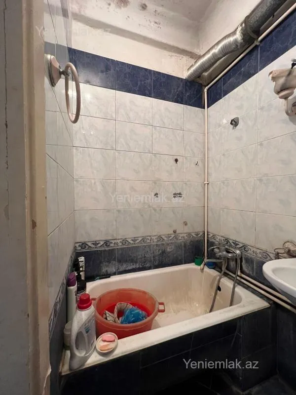 Satılır 3 otaqlı köhnə tikili 75 m²